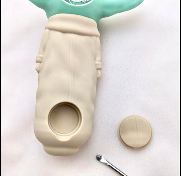 Baby Yoda Hand Pipe